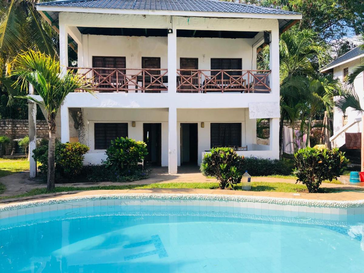 Miwa Holiday Resort Диани Бийч Екстериор снимка