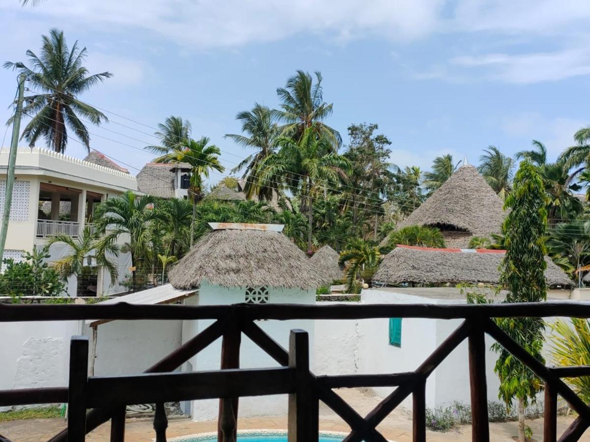 Miwa Holiday Resort Диани Бийч Екстериор снимка